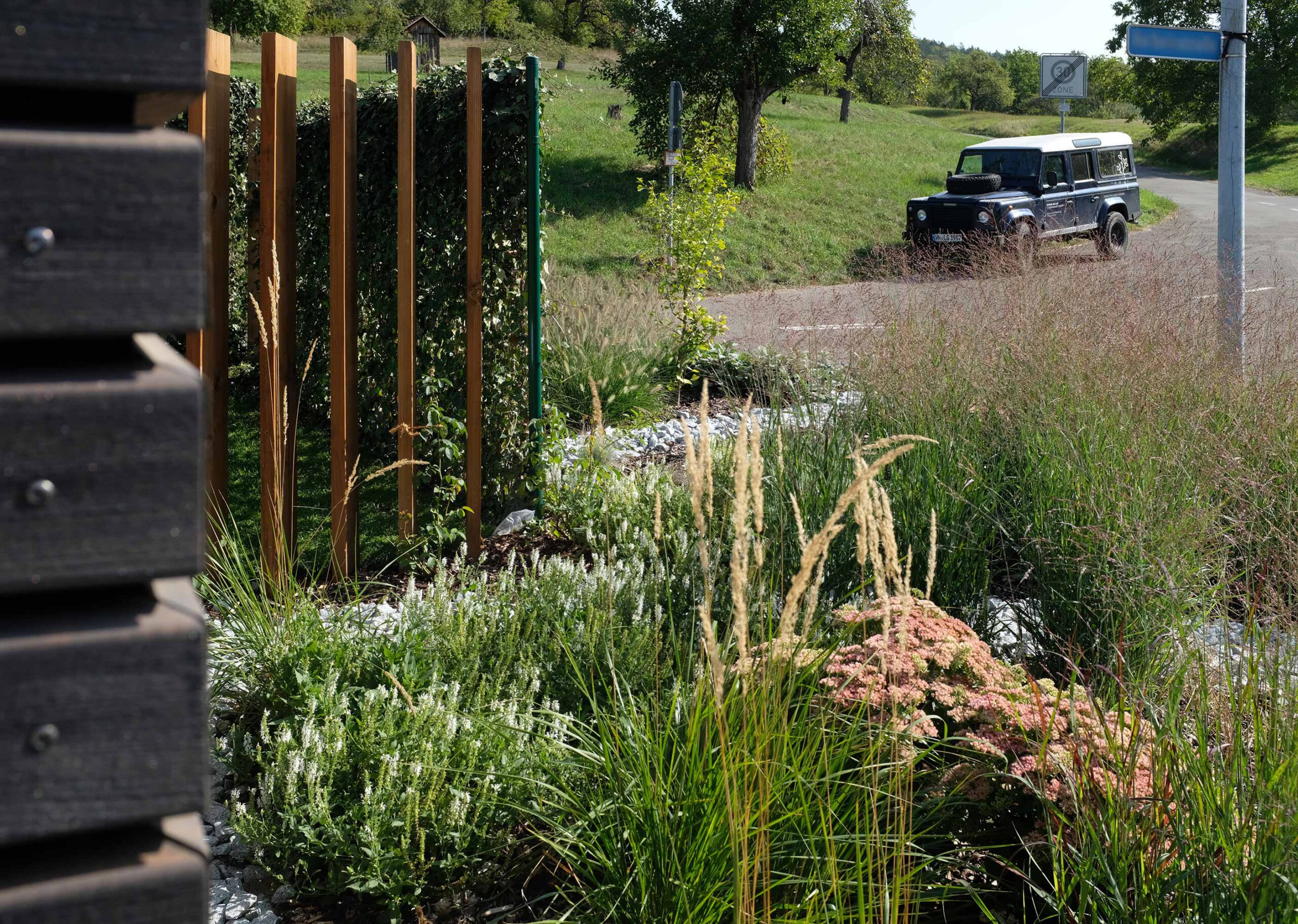 bolay-gartenbau_projekte_raffinierte-gartenanlage_bepflanzung