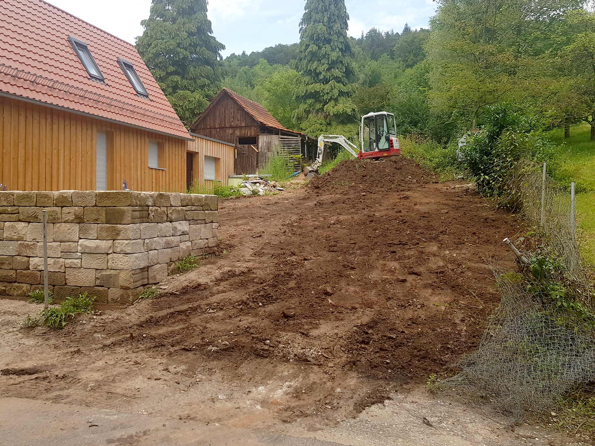 bolay-gartenbau_projekte_simi-haeusle_einfahrt